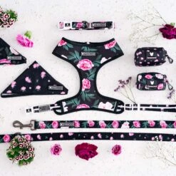 Frenchie Comfort Leash - Moody Floral -Bandana Buddy Shop frenchie bulldog reversible harness leash collar poo bag bandana moody floral roses garden 011 7274658f 04b8 476e 9da6 7c17843da5d8